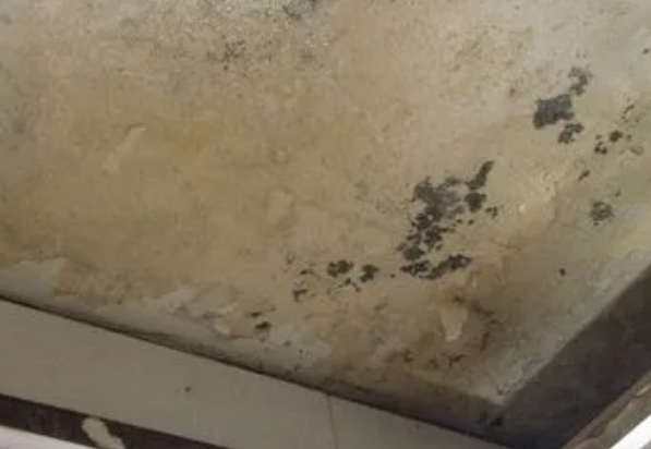 华阴阳台漏水维修公司分享下华阴卫生间渗水维修需要注意哪些问题。